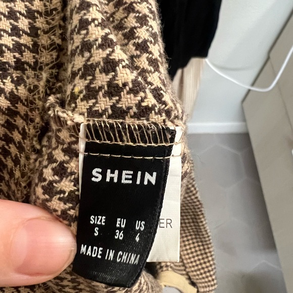 Mini skirt - Picture 2 of 3